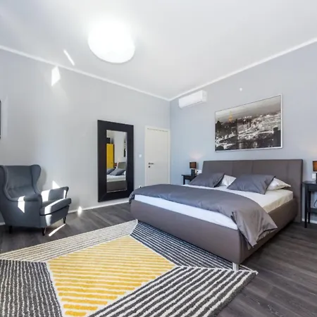 Apartment Harbour Lounge