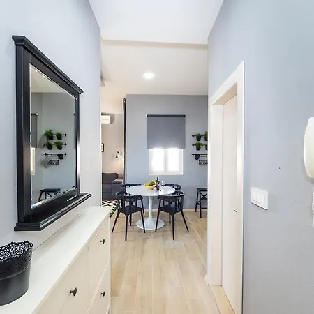 Harbour Lounge Apartment *