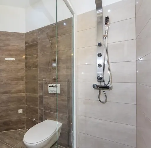 Harbour Lounge זאדאר