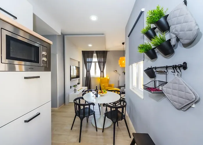 Harbour Lounge * זאדאר